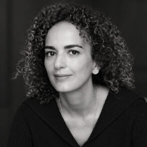 Autora Leila